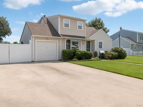 452 15th Street, West Babylon NY 11704