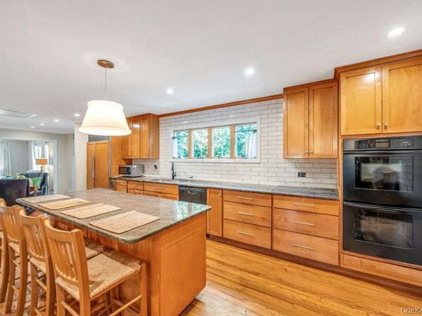 386 Mill Road, Westhampton NY 11977