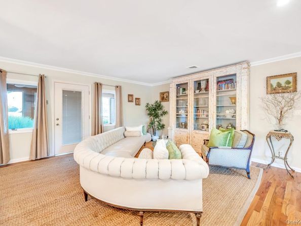 386 Mill Road, Westhampton NY 11977