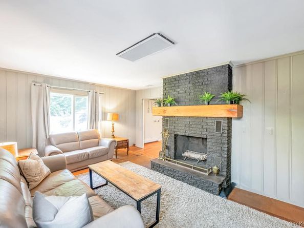 386 Mill Road, Westhampton NY 11977