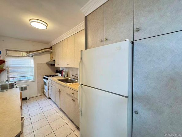 68-24 140th St A, Flushing NY 11367