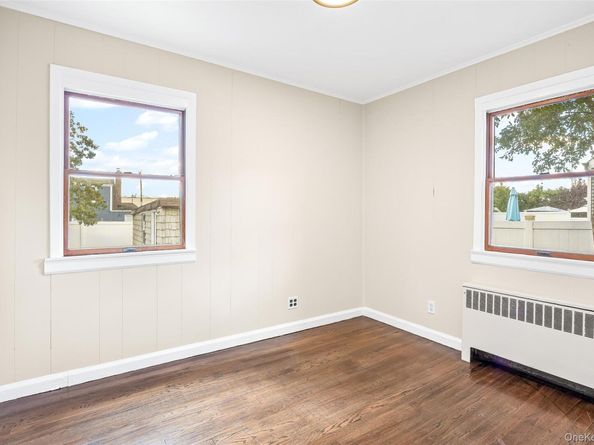 196 S Broome Avenue, Lindenhurst NY 11757