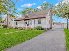 196 S Broome Avenue, Lindenhurst NY 11757