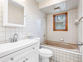 196 S Broome Avenue, Lindenhurst NY 11757