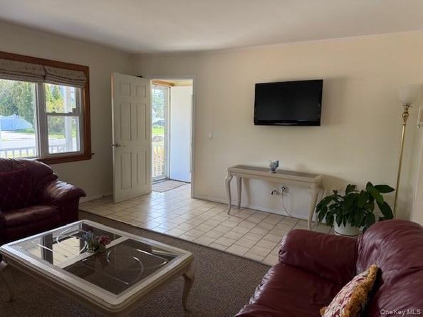 652 Empire Avenue, West Babylon NY 11704