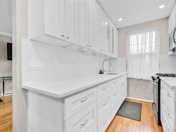 70-47A Park Drive E A, Flushing NY 11367
