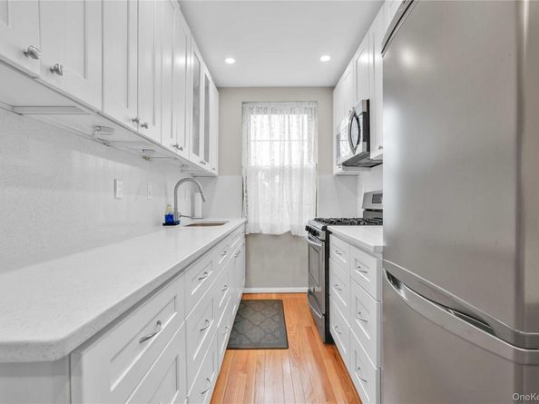 70-47A Park Drive E A, Flushing NY 11367