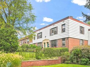 70-47A Park Drive E A, Flushing NY 11367