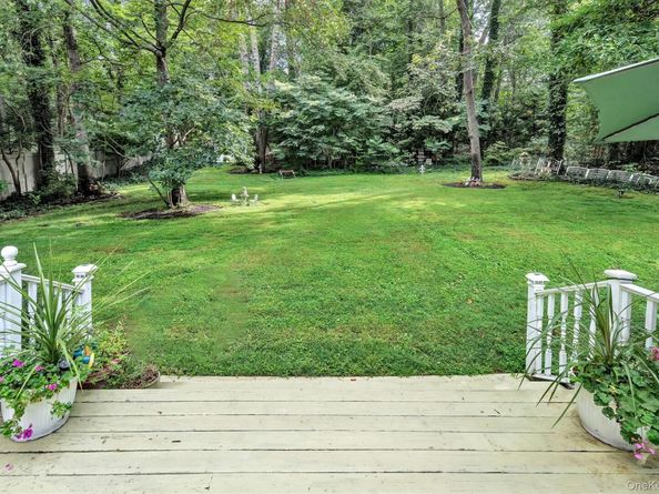 39 Fleets Cove Road, Huntington NY 11743