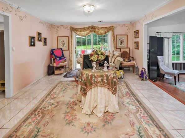 39 Fleets Cove Road, Huntington NY 11743
