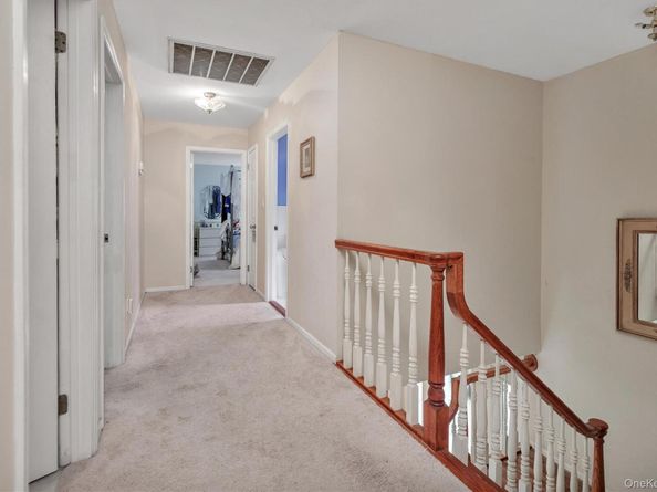 39 Fleets Cove Road, Huntington NY 11743