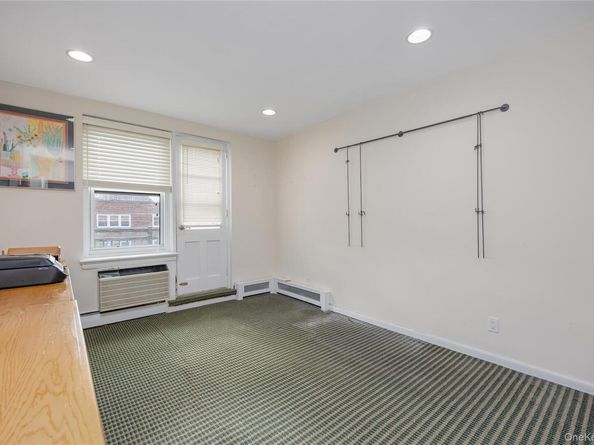 25 Canterbury Road 3F, Great Neck NY 11021