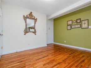 25 Canterbury Road 3F, Great Neck NY 11021