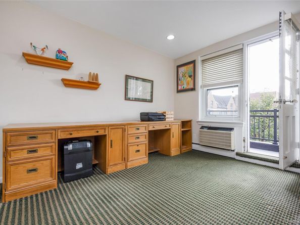 25 Canterbury Road 3F, Great Neck NY 11021