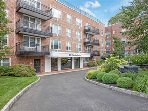 25 Canterbury Road 3F, Great Neck NY 11021