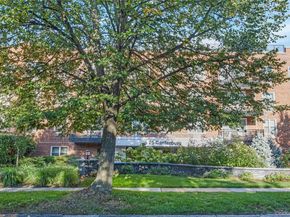 25 Canterbury Road 3F, Great Neck NY 11021