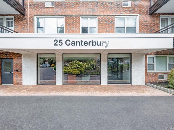 25 Canterbury Road 3F, Great Neck NY 11021