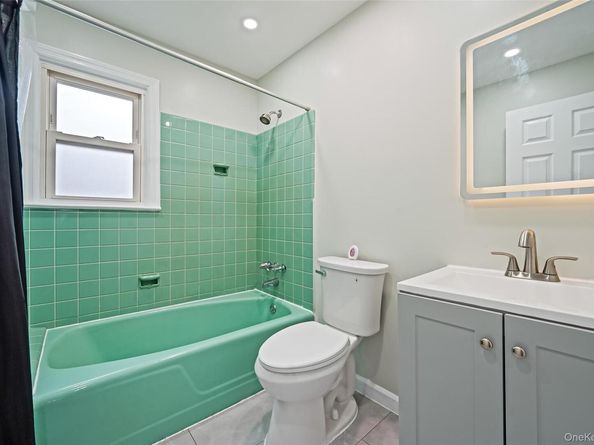 76 Cambridge Street, Valley Stream NY 11581