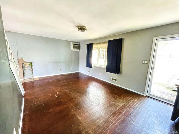 23 Woods Lane, Centereach NY 11720