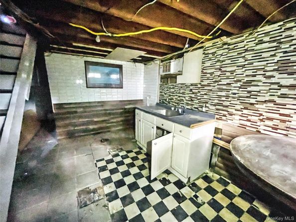 23 Woods Lane, Centereach NY 11720