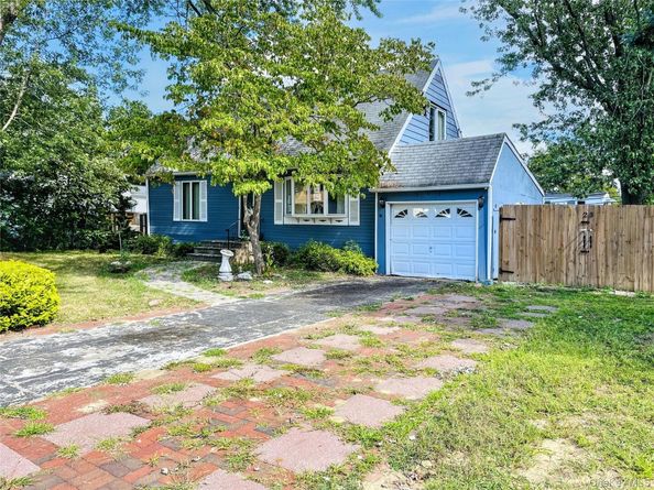 23 Woods Lane, Centereach NY 11720