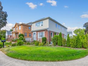 18 Rose Lane, New Hyde Park NY 11040