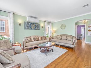 18 Rose Lane, New Hyde Park NY 11040