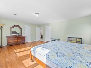 18 Rose Lane, New Hyde Park NY 11040