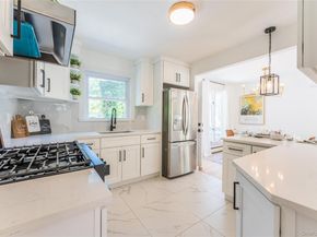 120 Glenwood Road, Glenwood Landing NY 11547