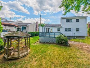 120 Glenwood Road, Glenwood Landing NY 11547