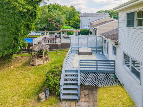 120 Glenwood Road, Glenwood Landing NY 11547