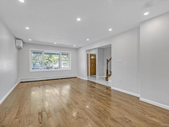 147-48 76th Road, Flushing NY 11367