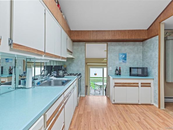 18 Sterling Place, Sayville NY 11782