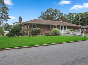 18 Sterling Place, Sayville NY 11782