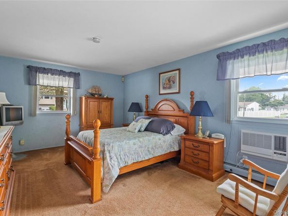 18 Sterling Place, Sayville NY 11782