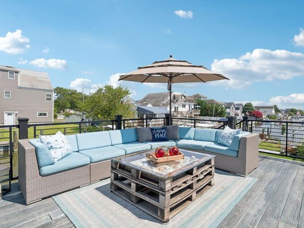 650 S 9th Street, Lindenhurst NY 11757