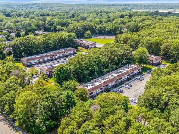 140 Bailey Court 140, Middle Island NY 11953
