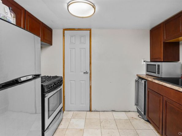 47 Alden Avenue, Valley Stream NY 11580