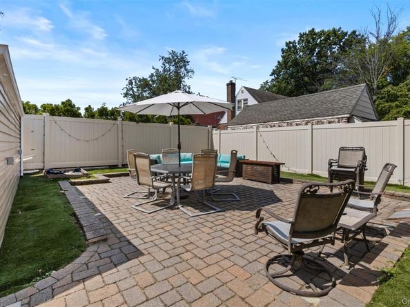 47 Alden Avenue, Valley Stream NY 11580