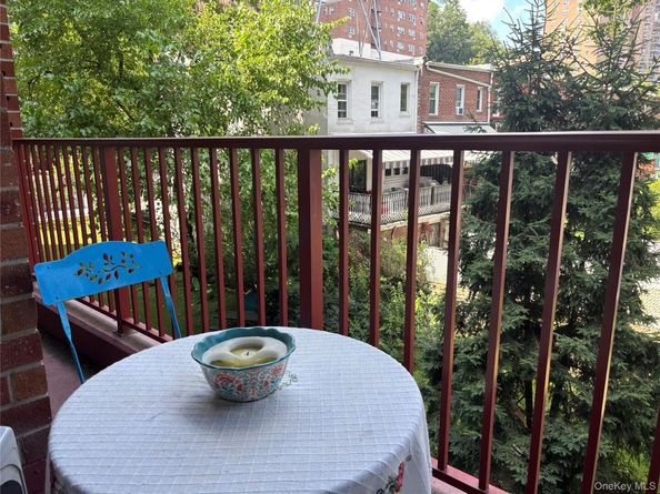 315 232nd Street 2M, Bronx NY 10463