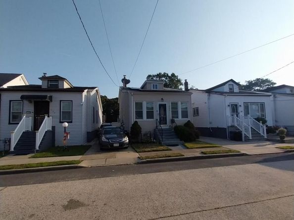 230 E New York Avenue, Valley Stream NY 11580