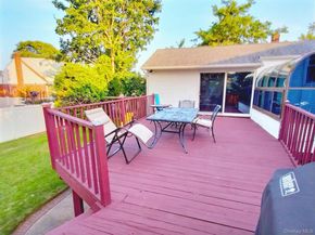 417 Bunker Drive, Oceanside NY 11572