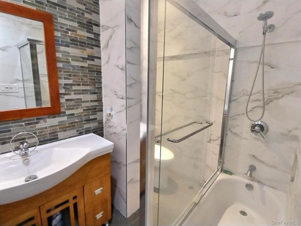 417 Bunker Drive, Oceanside NY 11572