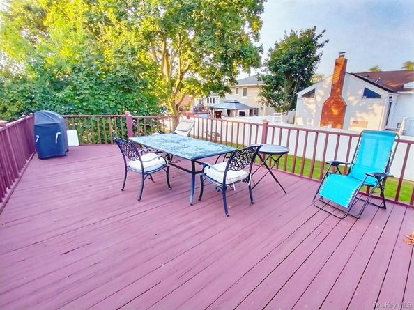 417 Bunker Drive, Oceanside NY 11572