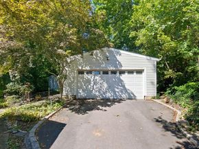 24 Overlook Drive, Huntington NY 11743