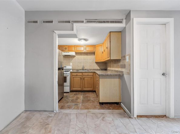2801 Gunther Avenue, Bronx NY 10469