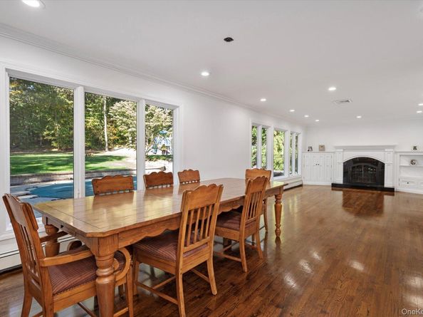16 Tuxedo Drive, Melville NY 11747