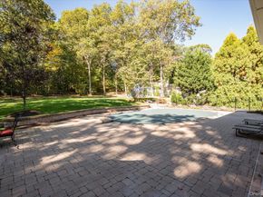 16 Tuxedo Drive, Melville NY 11747