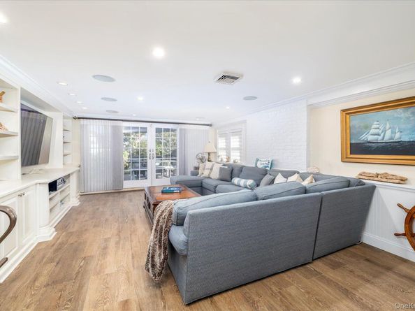 2863 Harbor Road, Merrick NY 11566