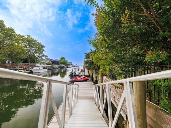 2863 Harbor Road, Merrick NY 11566